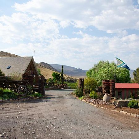 Desert Dew Guest House Hutchinson Bagian luar foto