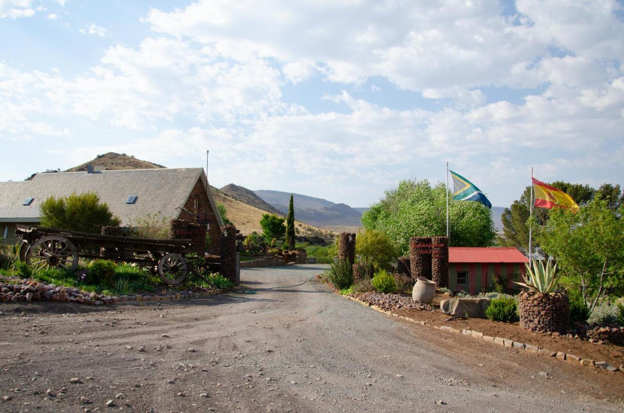 Desert Dew Guest House Hutchinson Bagian luar foto