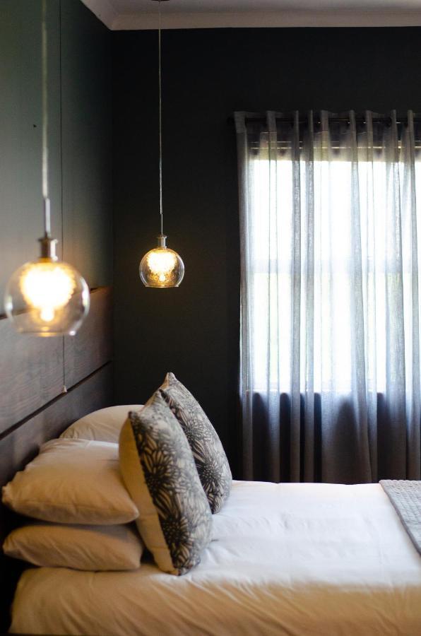 Desert Dew Guest House Hutchinson Bagian luar foto