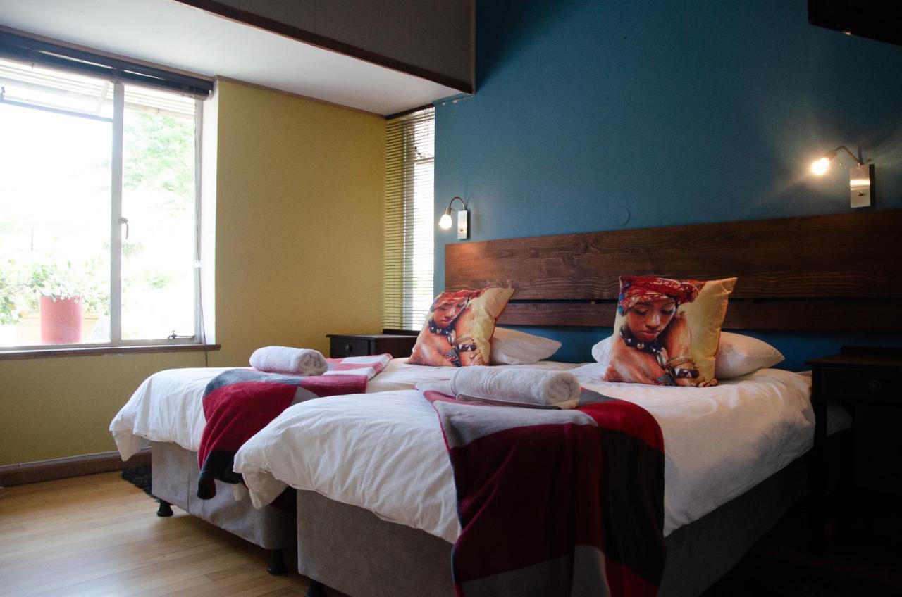 Desert Dew Guest House Hutchinson Bagian luar foto