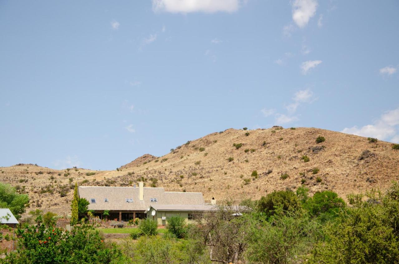 Desert Dew Guest House Hutchinson Bagian luar foto